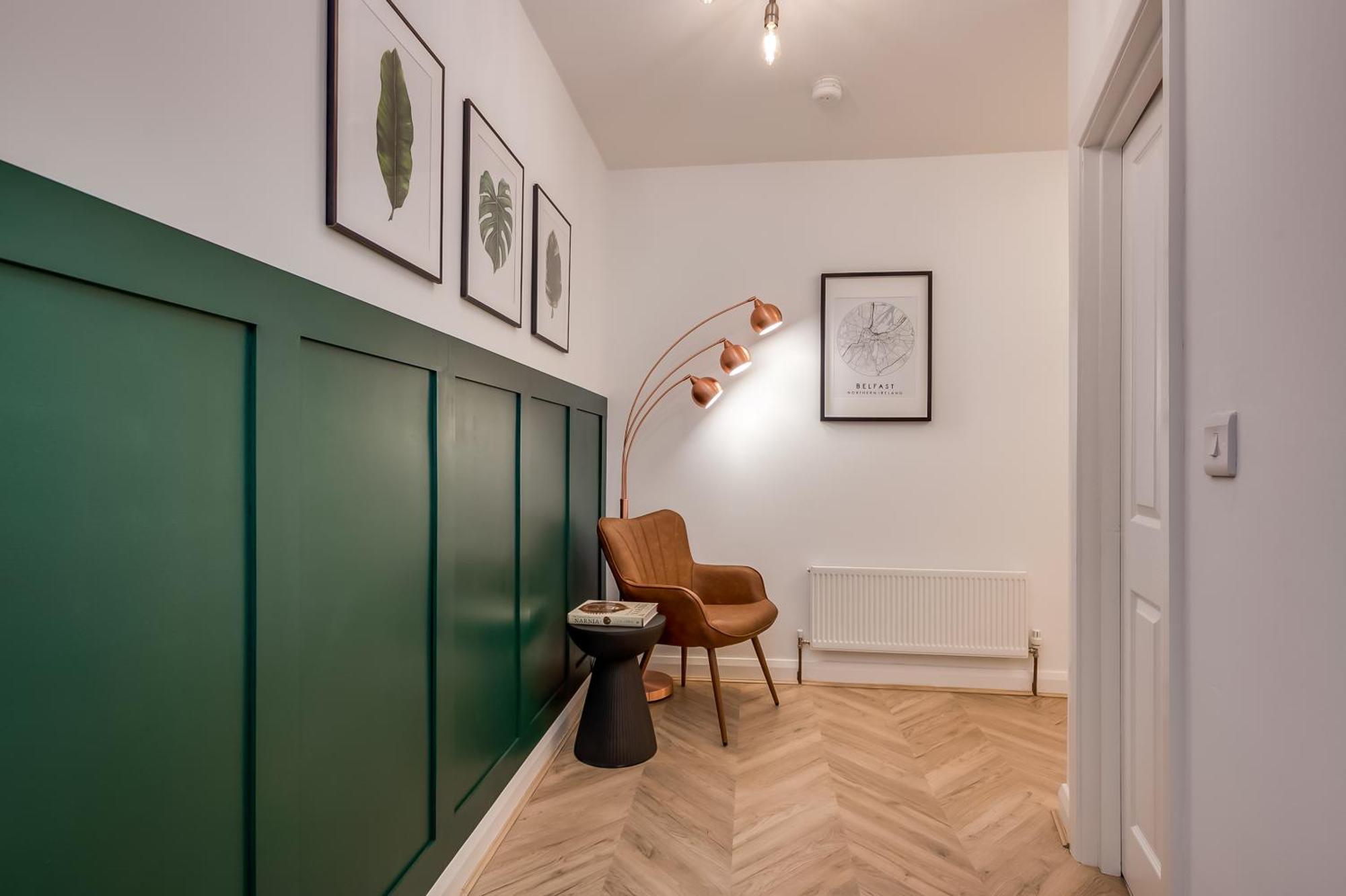 Stylish 2 Bedroom In *