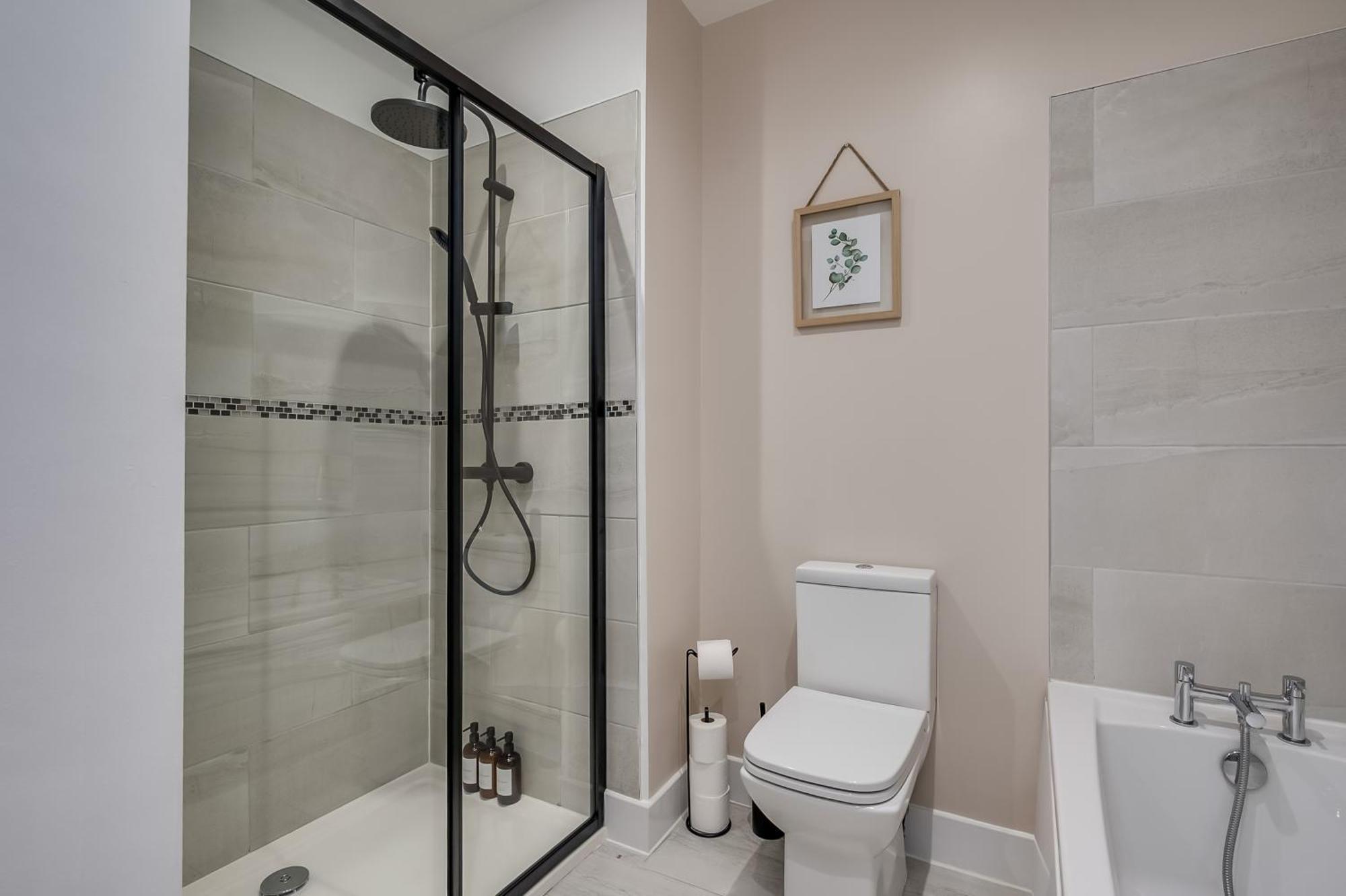 Stylish 2 Bedroom In Apartment